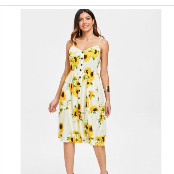Sunflower Dress 🌻 - Picture 3 of 4